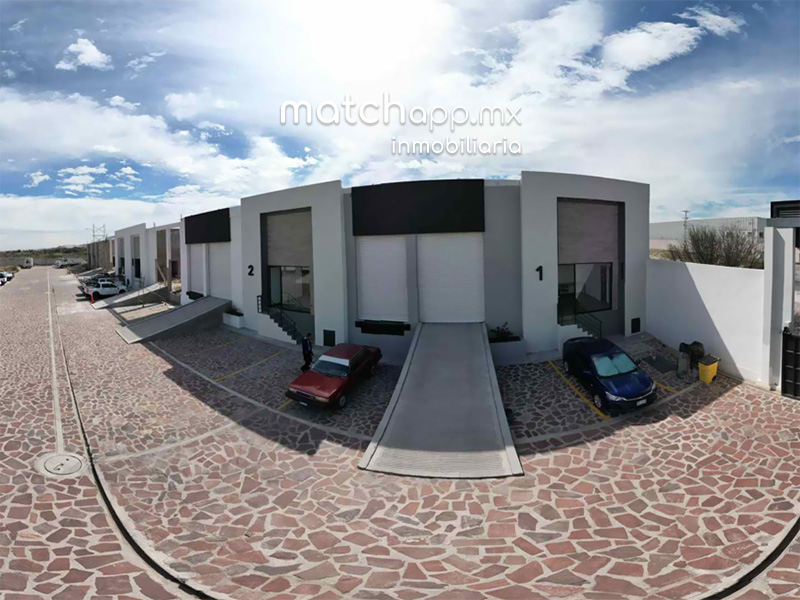Zizana casa de autor en venta, amplia de 5 recamaras con roof en  Querétaro México, en venta por Carlos Esparza Ramón broker inmobiliario de matchapp.mx